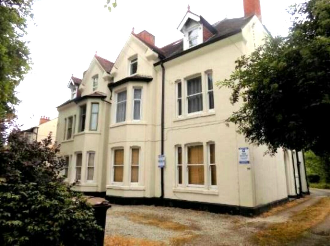 Earle and Leela’s Move in Day!